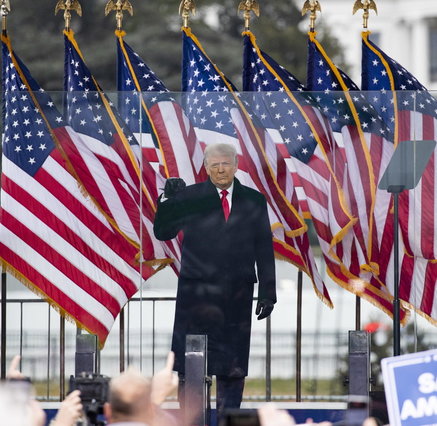 Sostenitori pro Trump assaltano il Congresso, scontri con la polizia: morta una donna, 13 arresti | Biden: "Minaccia alla democrazia senza precedenti" | Tycoon: "Voto rubato, ma andate a casa"