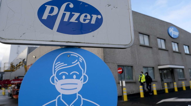 vaccino pfizer camion