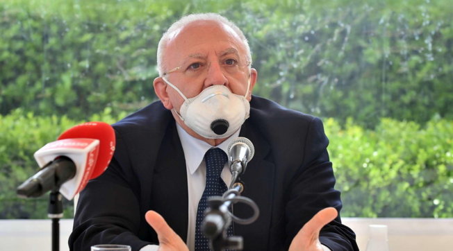 vincenzo de luca mascherina
