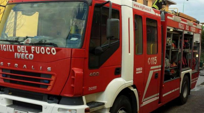 vigili del fuoco pompieri 115 generica