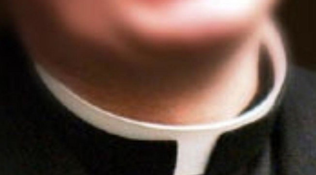 Sacerdote Prete Chiesa Religione
