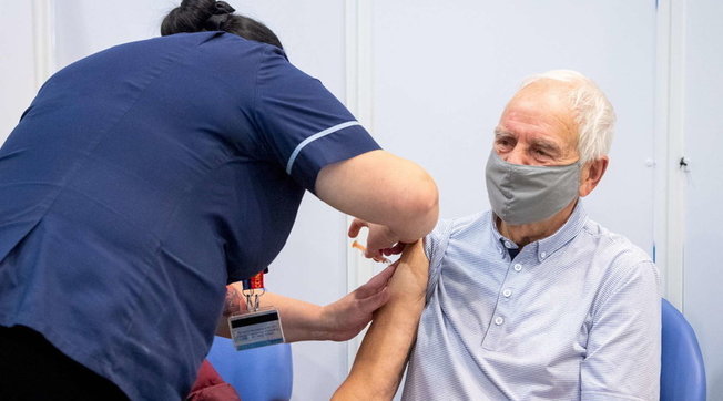 coronavirus covid vaccino vaccinazione gb gran bretagna inghilterra