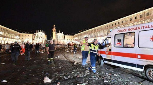 torino calca piazza san carlo