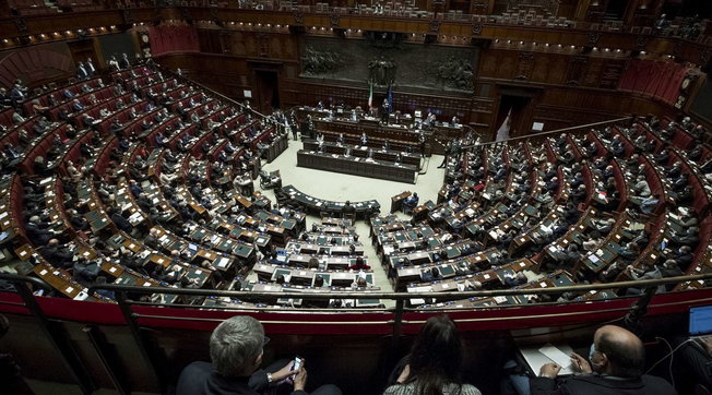 conte camera fiducia