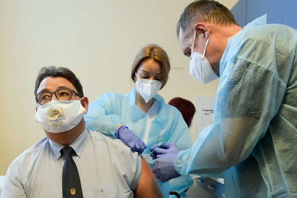 Coronavirus, in Italia +20.884 casi su 358mila tamponi (5,8%). Altre 347 vittime Coronavirus, in Italia +20.884 casi su 358mila tamponi (5,8%). Altre 347 vittime