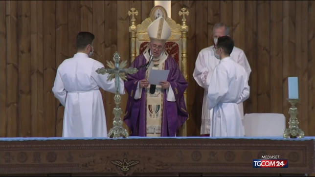 Il Papa in Iraq: "Paese colpito da tempesta disumana, ma Chiesa è viva"
