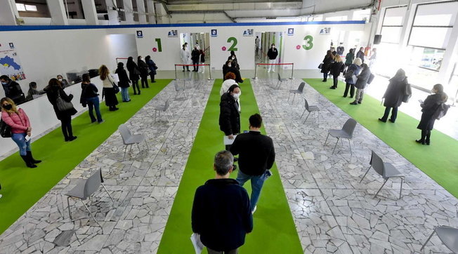 napoli vaccini vaccinazione