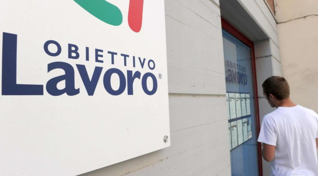 lavoro, giovani, disoccupati, disoccupazione