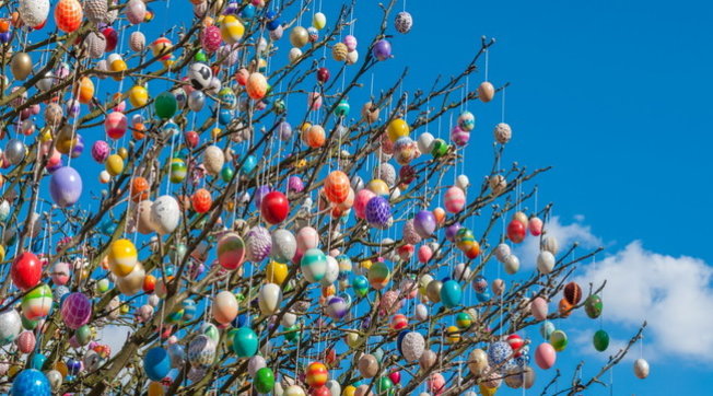 Pasqua: streghe, falò e campane volanti, tante tradizioni curiose
