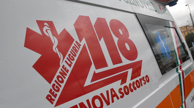 ambulanza, genova, liguria