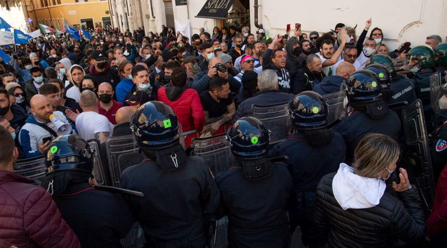 casapound proteste montecitorio