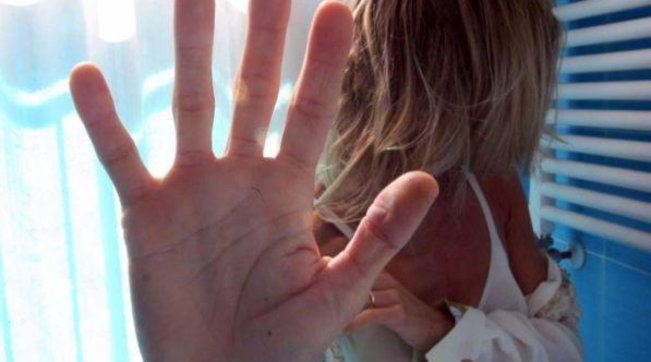 stupro violenza sessuale violenza donne stuprata carnale generica