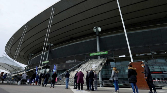 parigi stadio francia vaccini