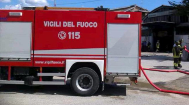 vigili del fuoco pompieri 115 generica