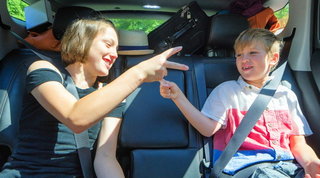 In auto con i bambini: come intrattenerli per un viaggio gradevole