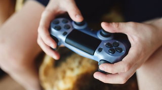 Giocare ai videogiochi più di un'ora al giorno porta a pessimi risultati scolastici, lo conferma uno studio