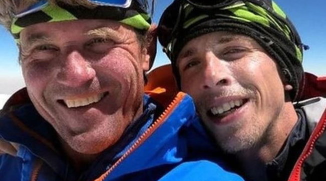 Nepal, salvi i due scialpinisti cechi bloccati per giorni sul Baruntse