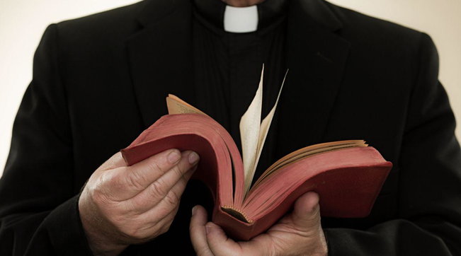 Ha lasciato il sacerdozio per amore: 20 giorni dopo arriva il matrimonio