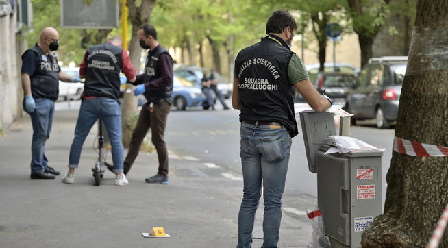 Uccise la ex in strada a Roma: trovato impiccato in carcere
