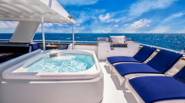 Porta un po’ di mare in casa: arreda il tuo terrazzo come uno yacht