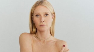Gwyneth Paltrow in topless... per una collana 
 