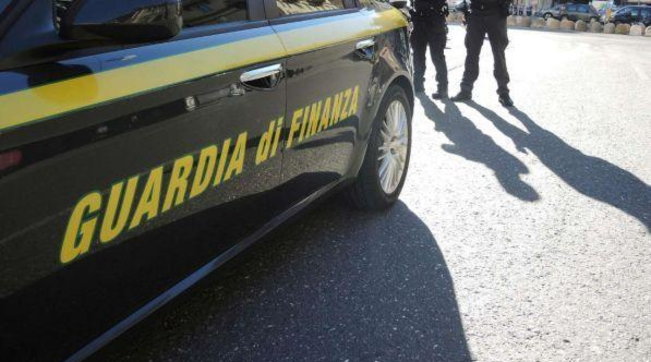 guardia di finanza gdf generica fiamme gialle