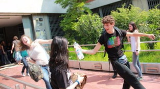 Ultimo giorno di scuola: alle superiori 1 su 3 sarà in Dad per evitare festeggiamenti con assembramenti