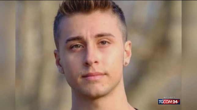 Morti per ingestione di una sostanza tossica, oscurato sito web con "tutorial"