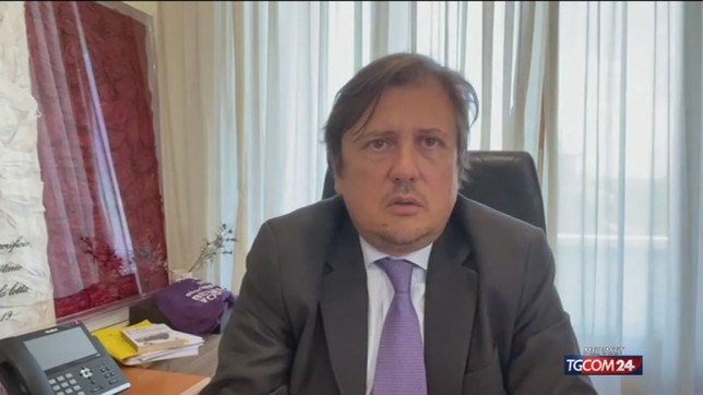 Sileri: "Sui vaccini a vettore mRna troppi rischi"