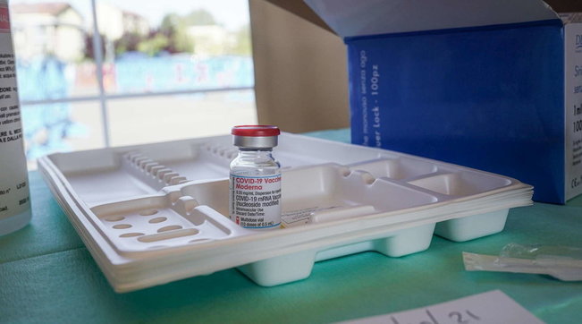 vaccini covid italia moderna