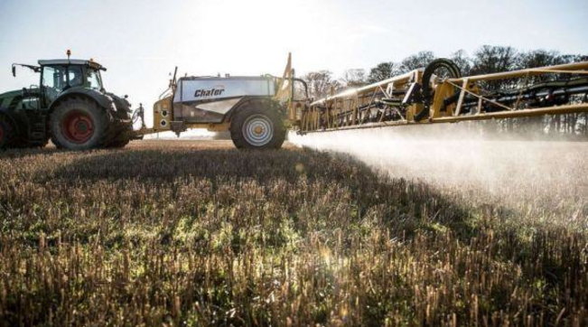 glifosato trattore erbicida agricoltura