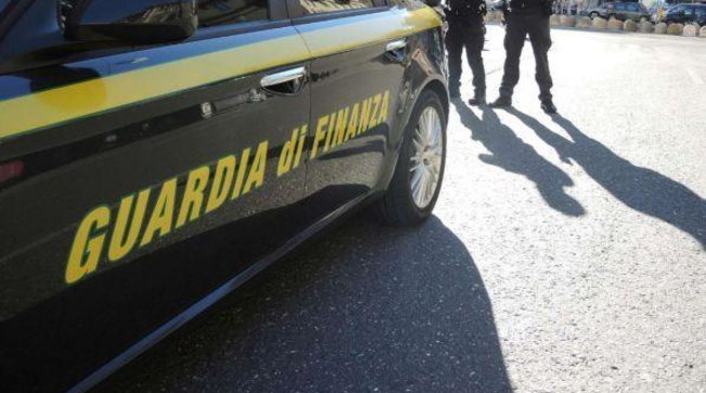 guardia di finanza gdf generica fiamme gialle