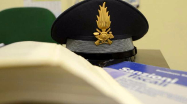 evasione fiscale fisco gdf frode tasse perquisizioni guardia di finanza