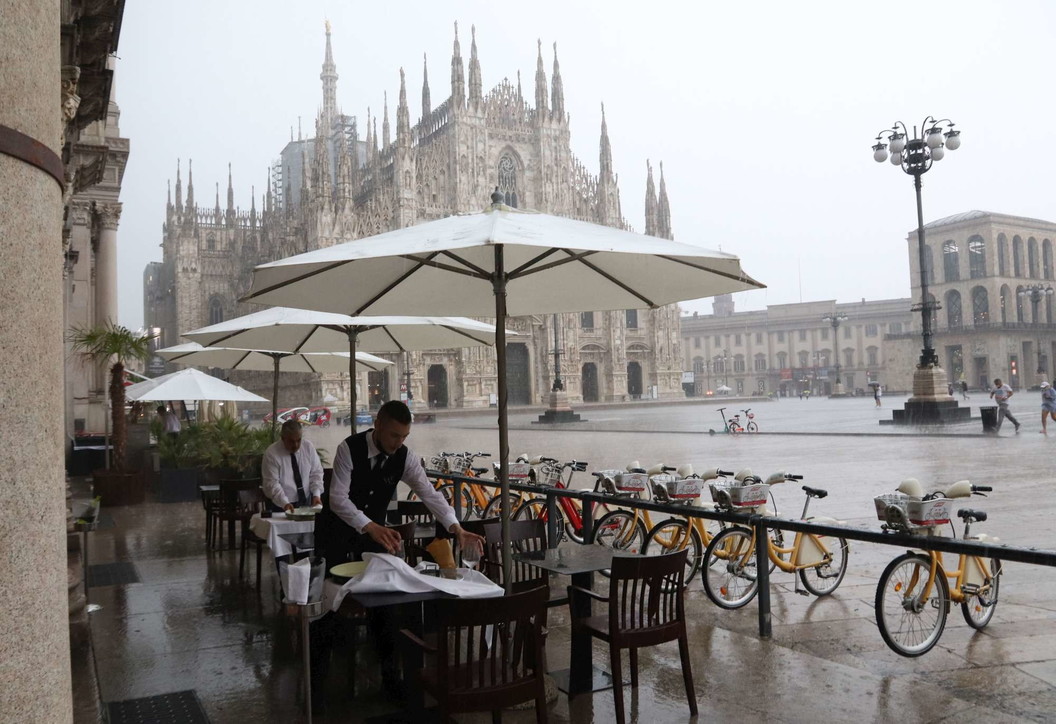 Pioggia e grandine su Milano: disagi