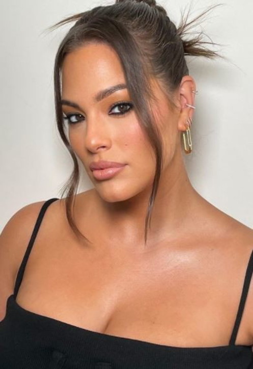 Ashley Graham seminuda annuncia la seconda gravidanza