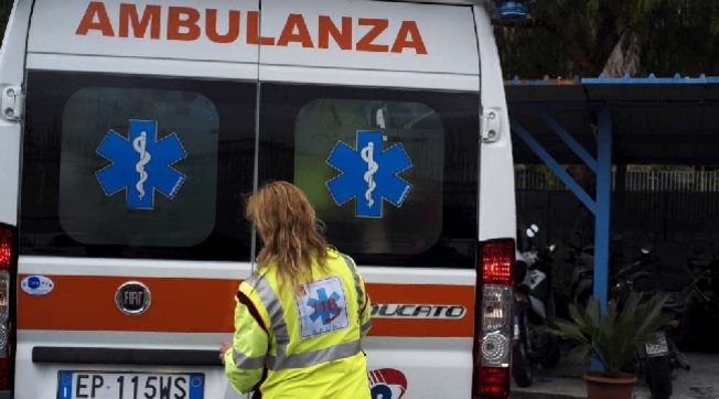 ambulanza 118 generica giorno estate