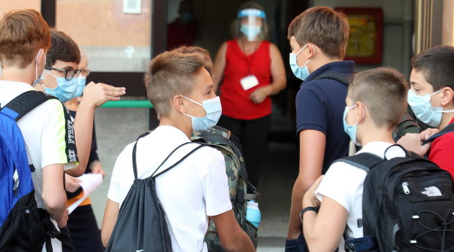 scuola, covid, mascherina, ragazzi