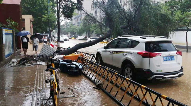 cina inondazioni Zhengzhou Henan
