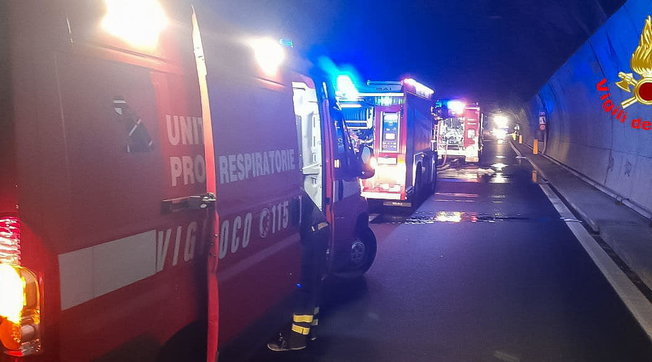 varenna autobus fiamme