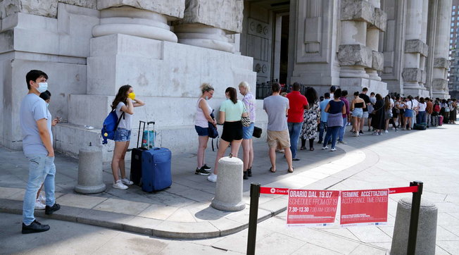 tampone tamponi milano stazione centrale coronavirus covid
