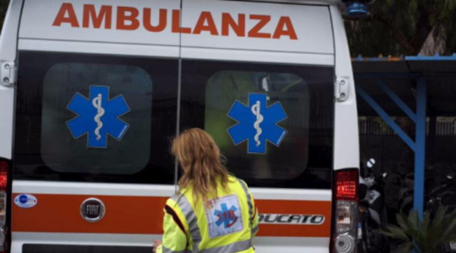 ambulanza 118 generica giorno estate
