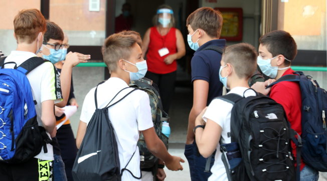 scuola, covid, mascherina, ragazzi