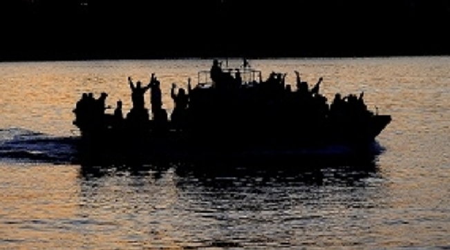 clandestini immigrati barcone