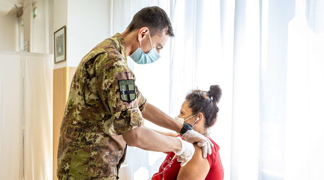 milano vaccini vaccino camper unità mobile domicilio aeronautica areu