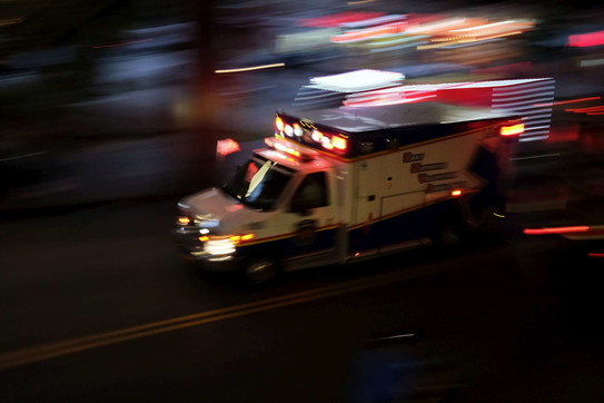 covid usa soccorsi ambulanza ambulanze coronavirus