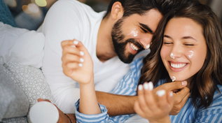 Bellezza, come preparare il beauty case: i prodotti da portare in vacanza