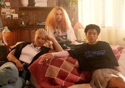 Moda e trend, da H&amp;M la capsule dedicata alla serie tv Sex Education