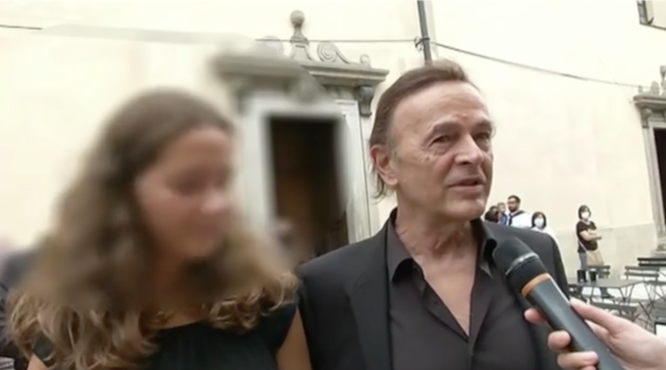 Dodi Battaglia Al Funerale Della Moglie Paola Toeschi Una Persona 