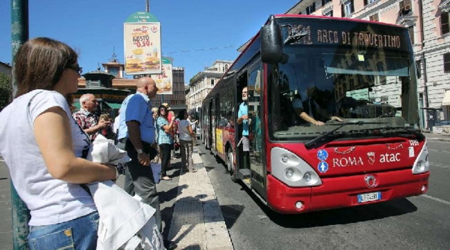 roma atac metro bus incidente disagi