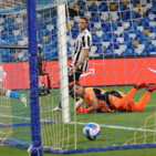 La Juve regala, rimonta Napoli con Politano-Kouli: Allegri a -8 dalla vetta